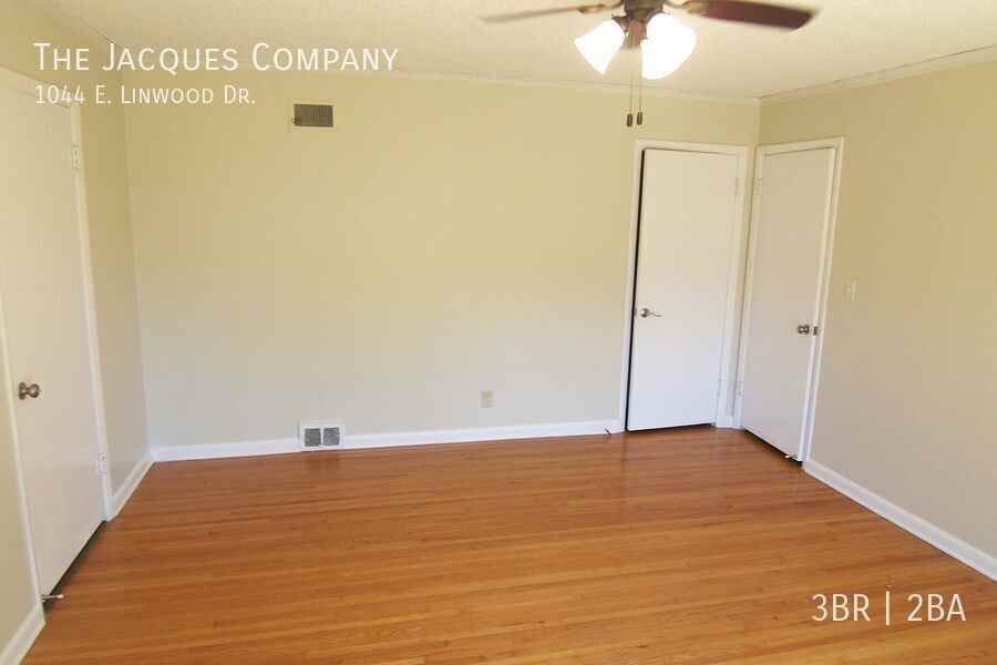 1044 E Linwood Dr - Photo 2 of 17
