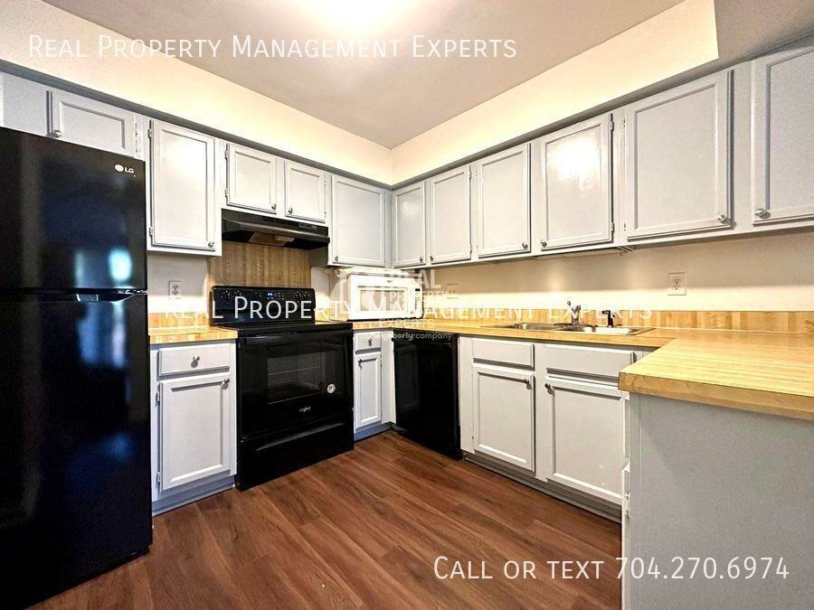 5718 Dockside Dr - Photo 2 of 13