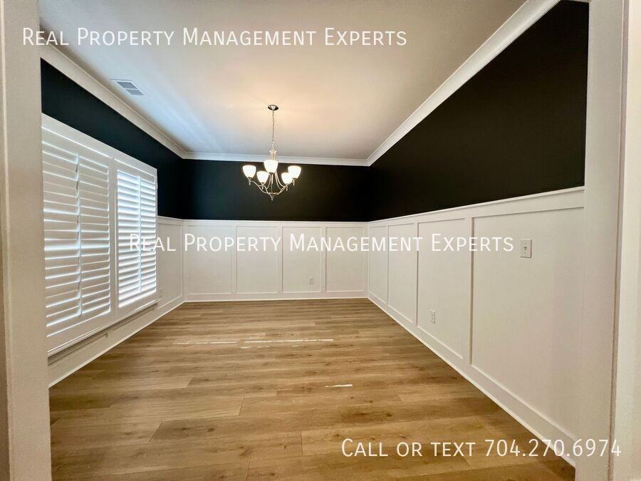 4216 Mcintyre Ave - Photo 4 of 22