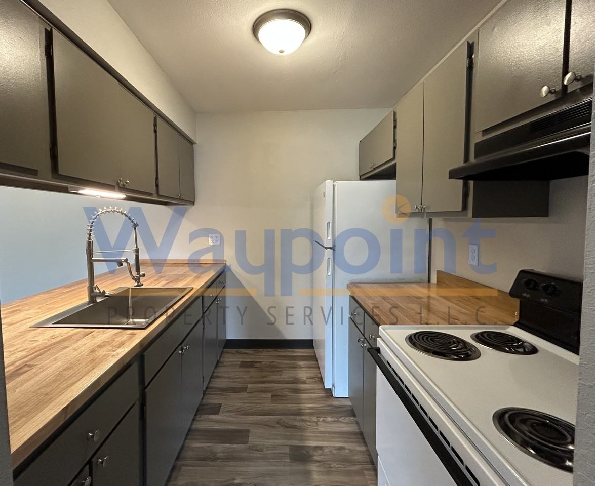 421 Balderson Street - Photo 3 of 6