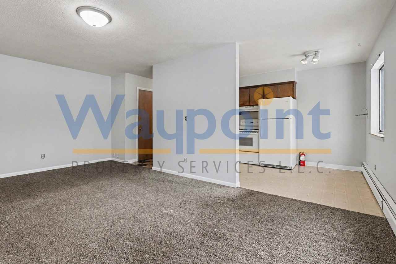 914 East Oak Street - Photo 4 of 15