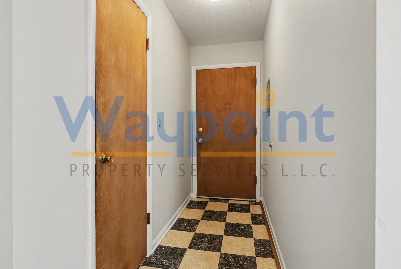 914 East Oak Street - Photo 5 of 15