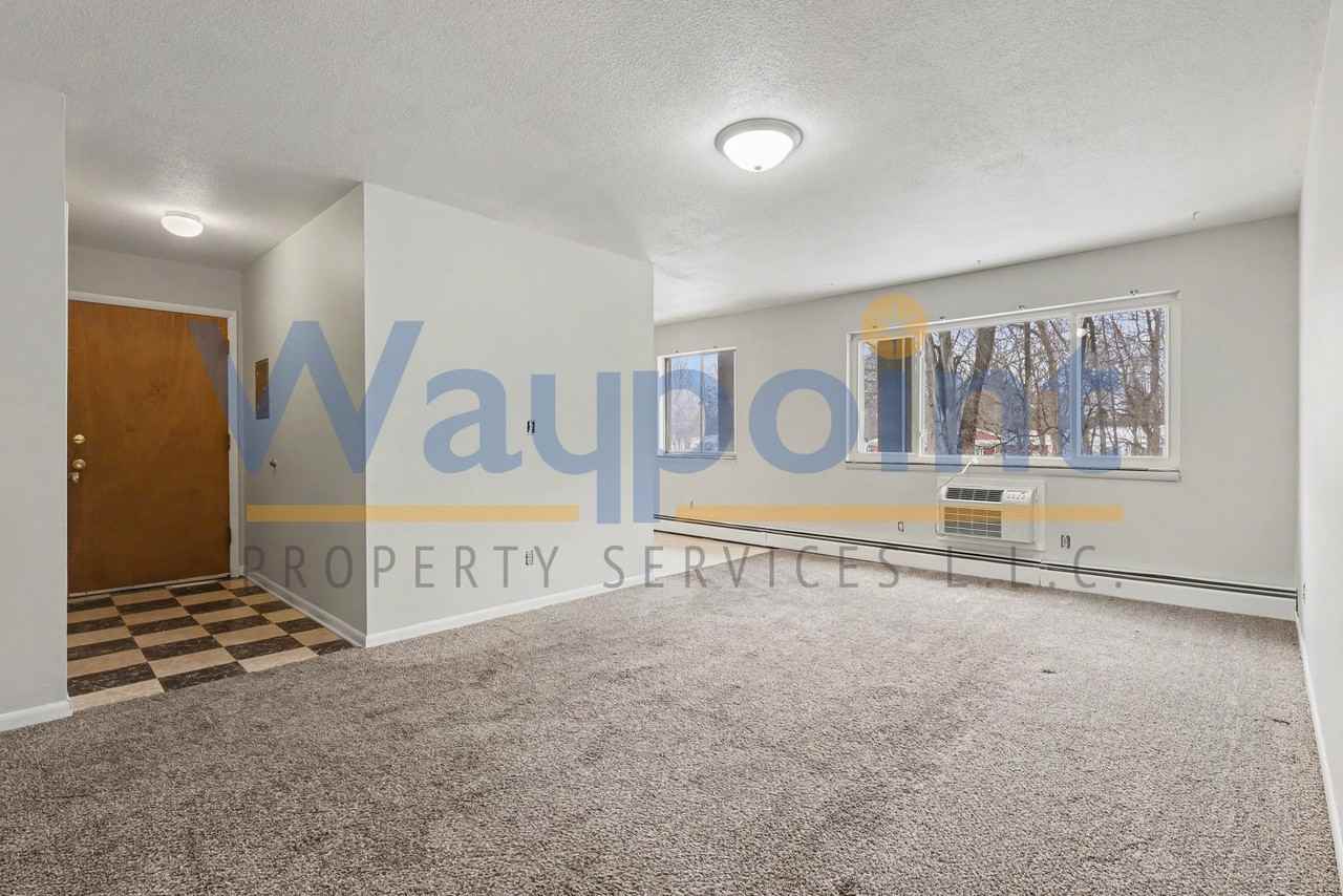 914 East Oak Street - Photo 6 of 15