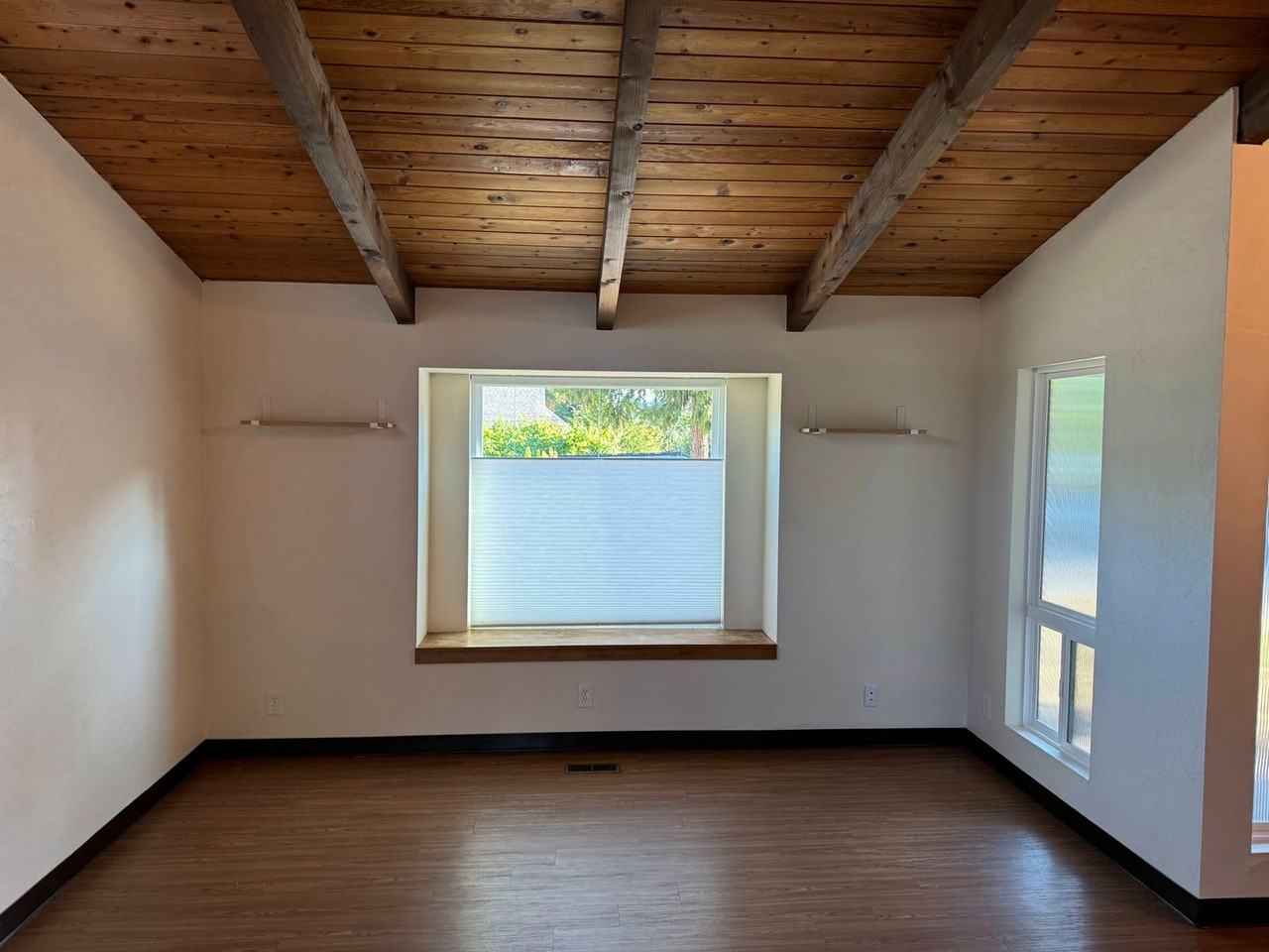 398 W 20th Ave - Photo 4 of 37