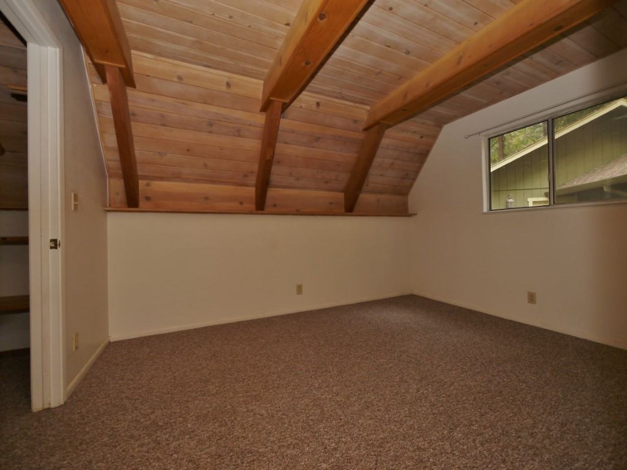 16870 Alpine Dr - Photo 4 of 12