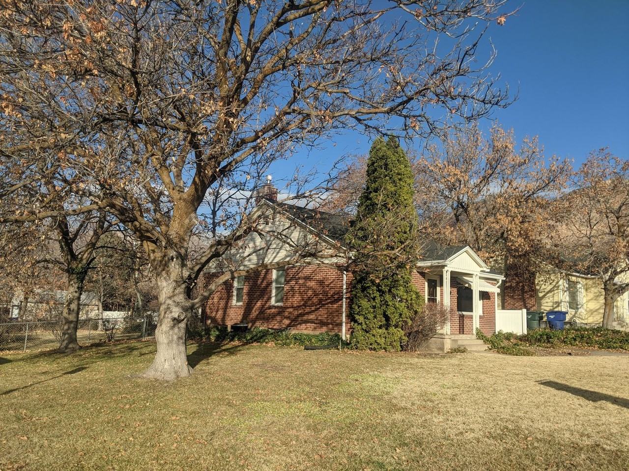 1304 Kershaw St - Photo 2 of 25