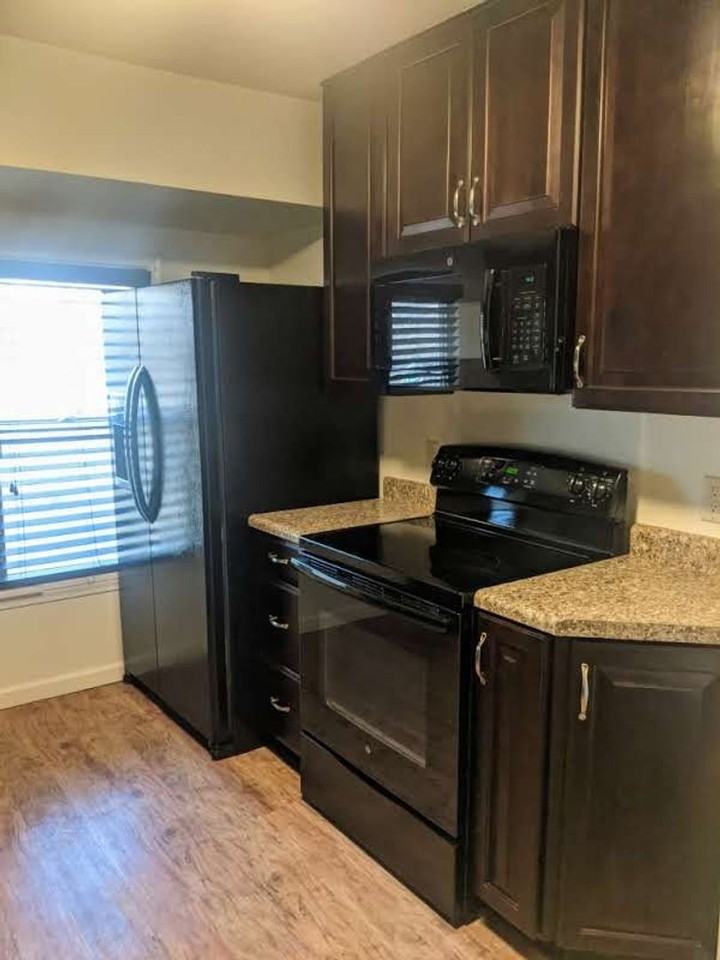 1304 Kershaw St - Photo 4 of 25