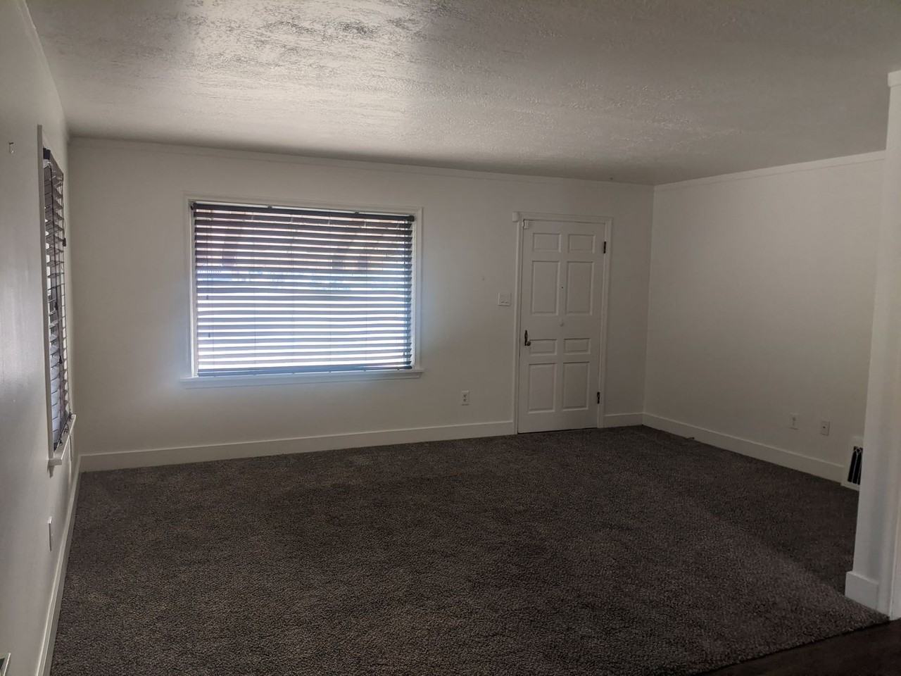 1304 Kershaw St - Photo 6 of 25