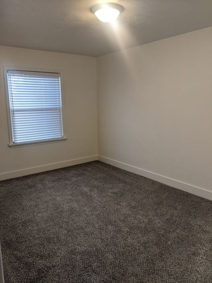 1304 Kershaw St - Photo 7 of 25