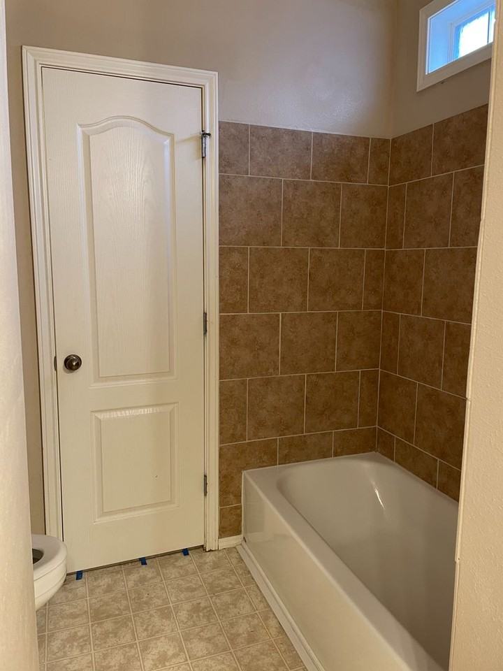 2226 97th St - Photo 4 of 13