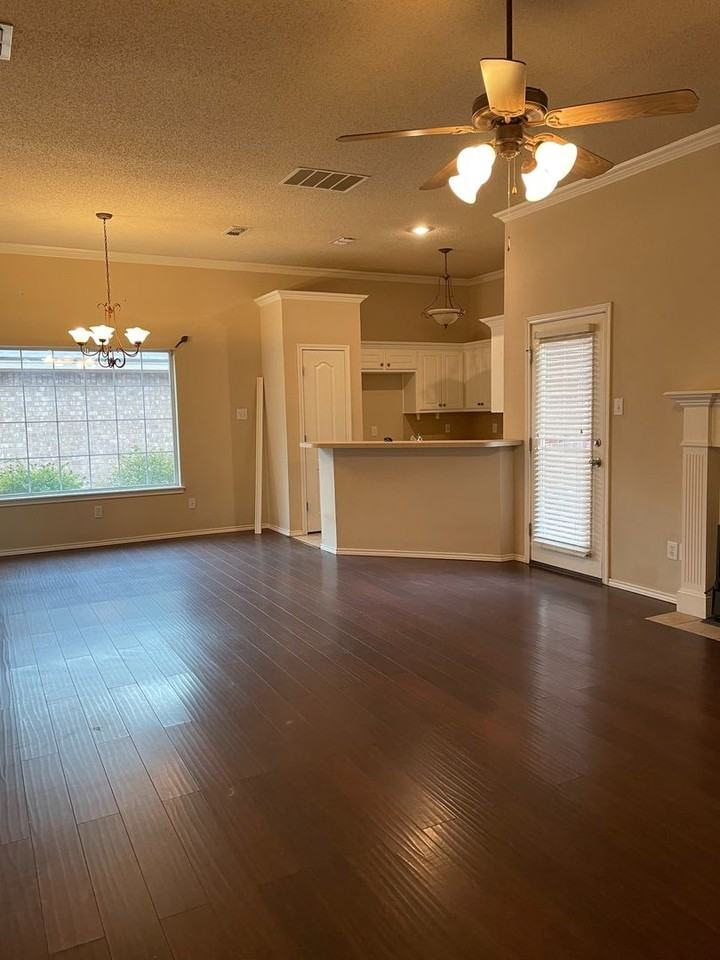 2226 97th St - Photo 5 of 13