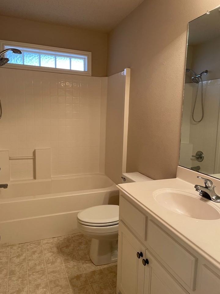 2226 97th St - Photo 6 of 13