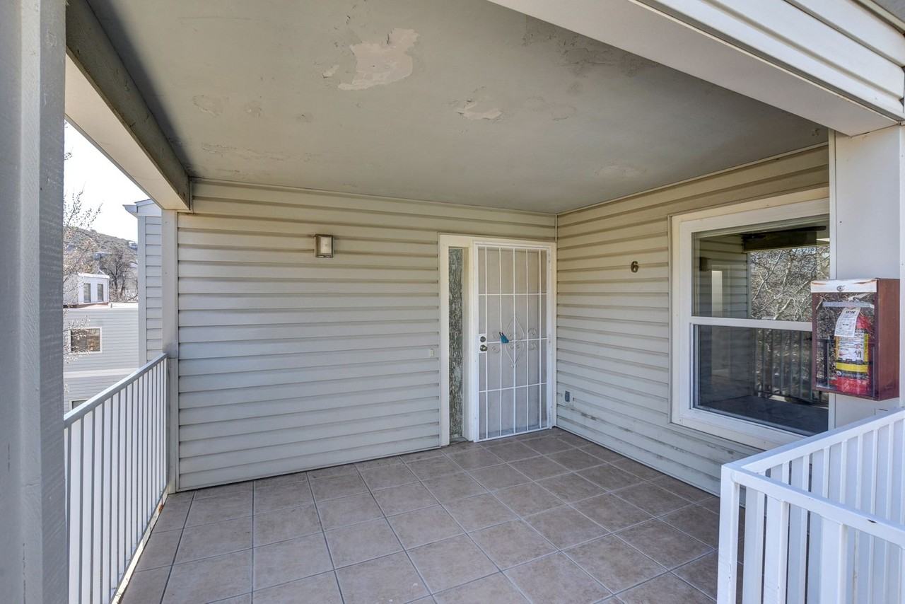 333 W Leroux St #B6 - Photo 4 of 24