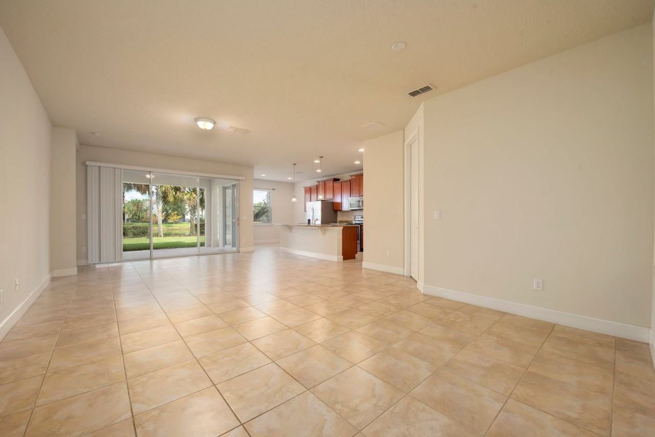 11967 Xenia Ln - Photo 6 of 37