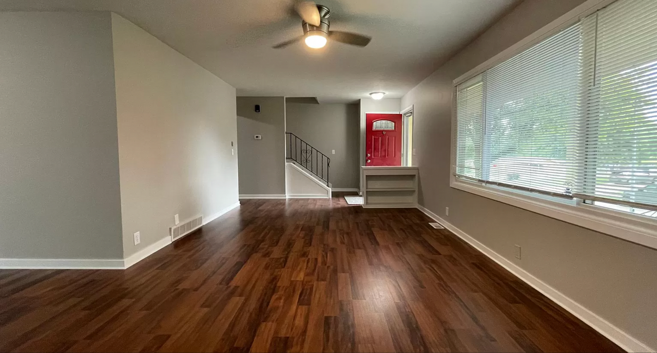 9610 Spaulding St - Photo 3 of 14