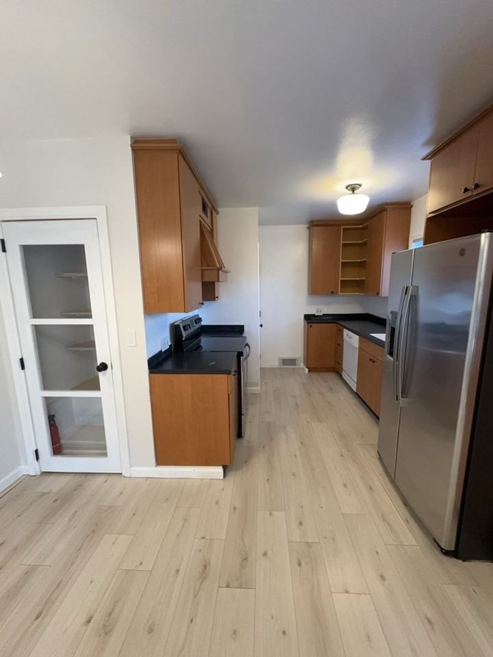 9725 13th Ave Nw - Photo 5 of 31