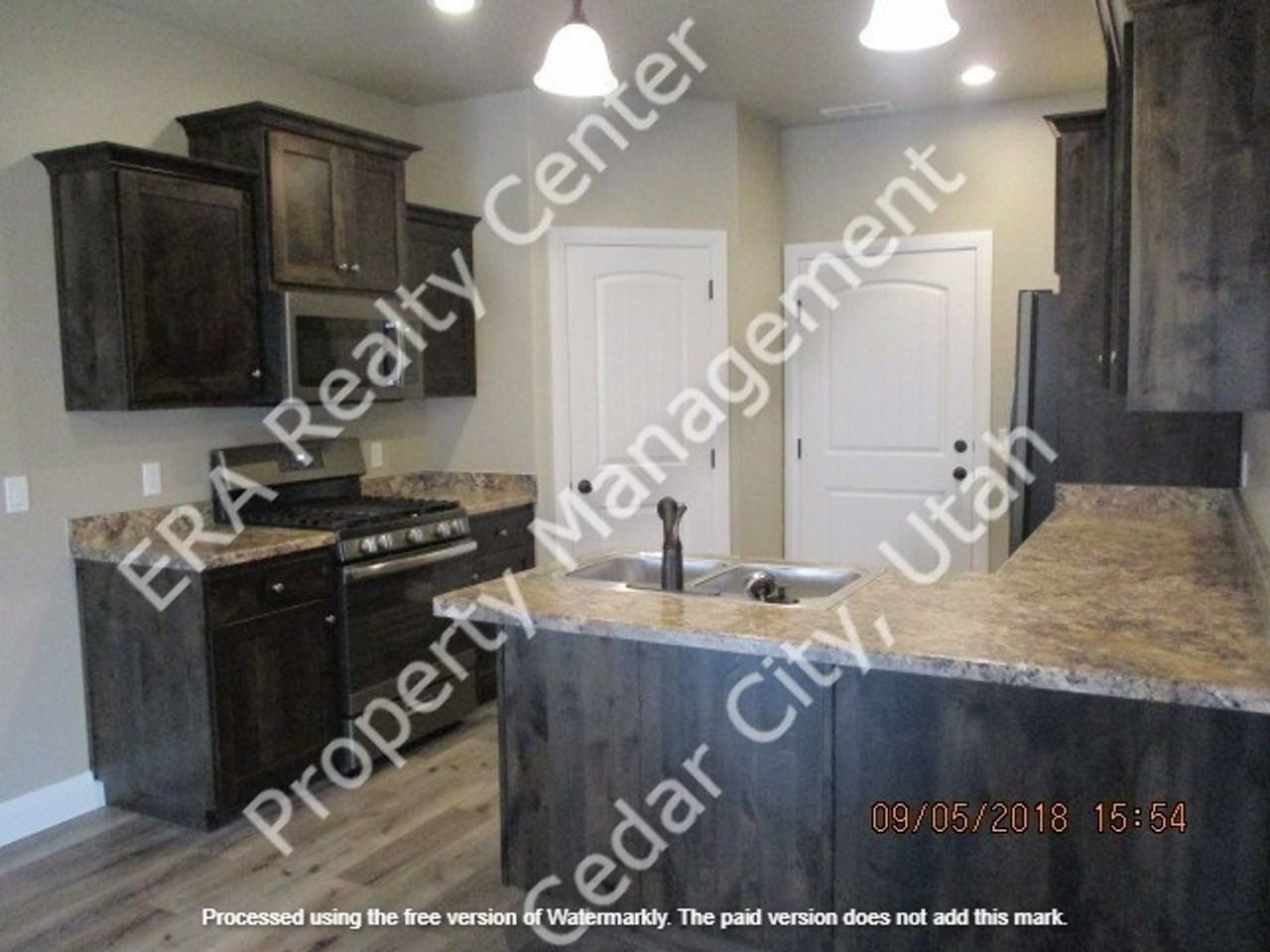 485 W 1425 N - Photo 6 of 19