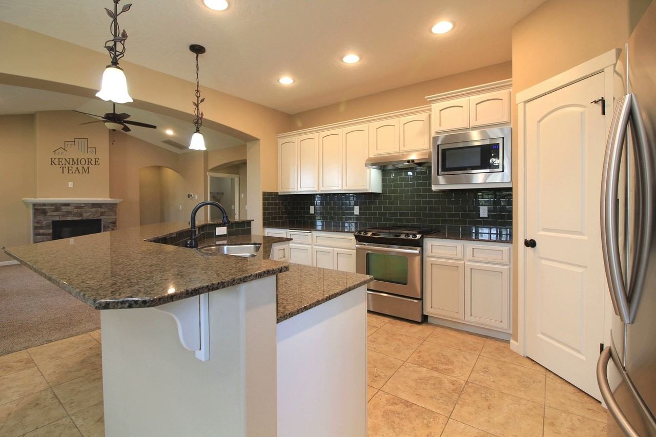 1118 N Nevada St - Photo 2 of 13