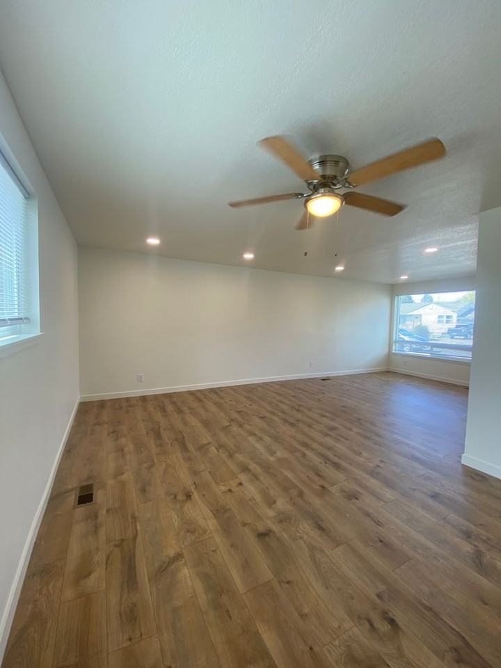 353 W Columbia Ave - Photo 4 of 18