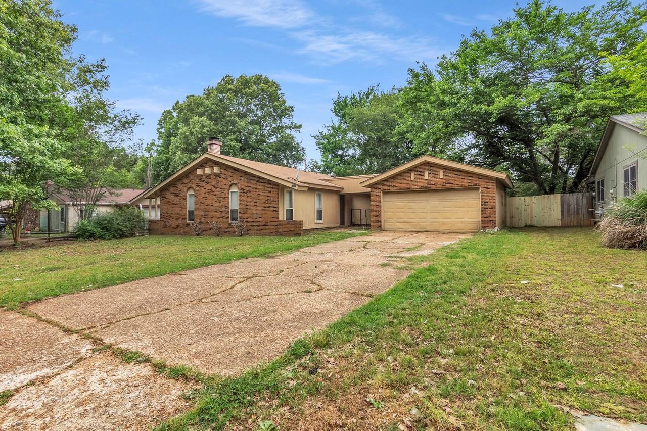 1816 Rapier Dr - Photo 2 of 22