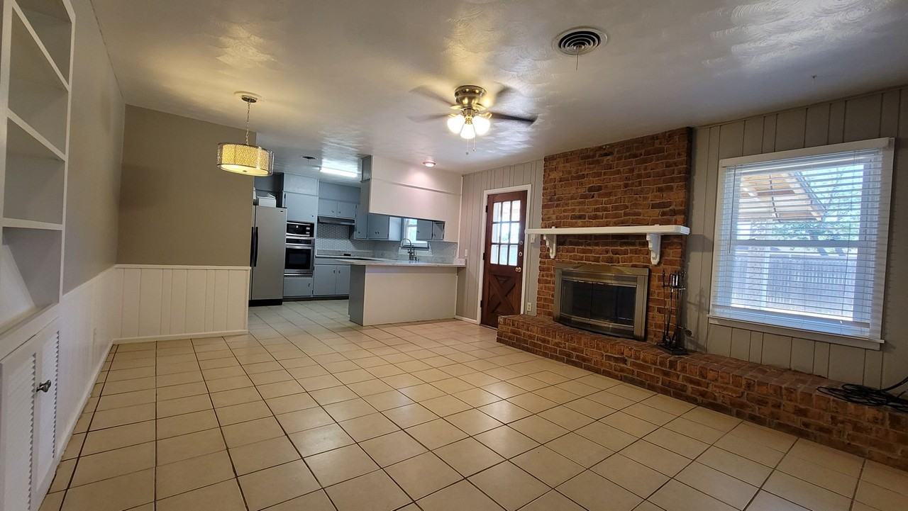 5430 13th St - Photo 2 of 27