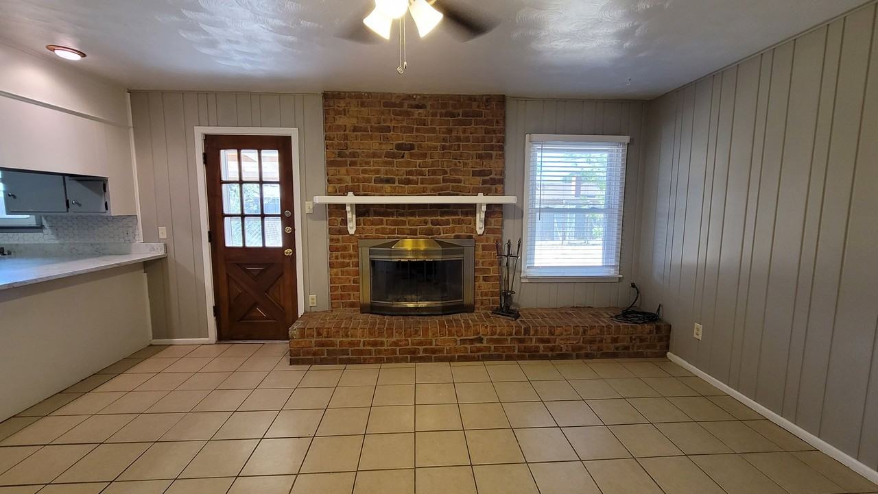 5430 13th St - Photo 3 of 27