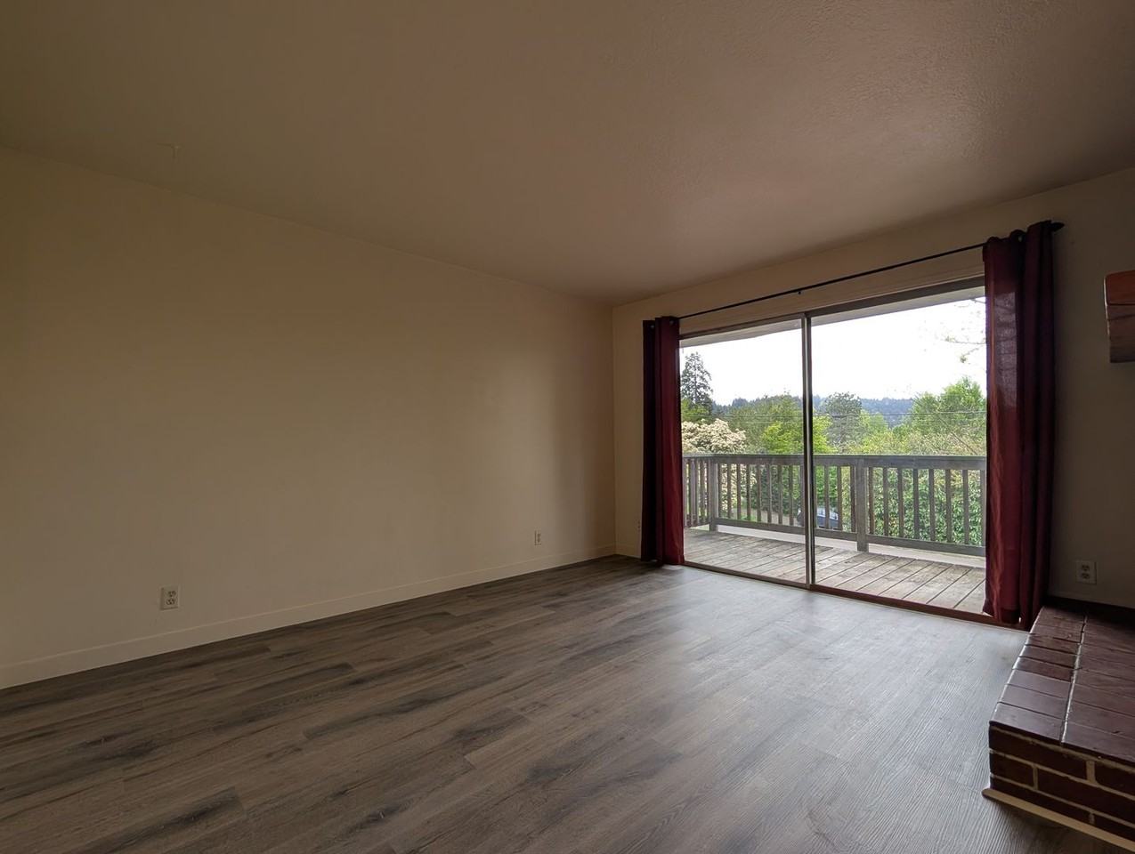 2541 Jefferson St - Photo 2 of 20