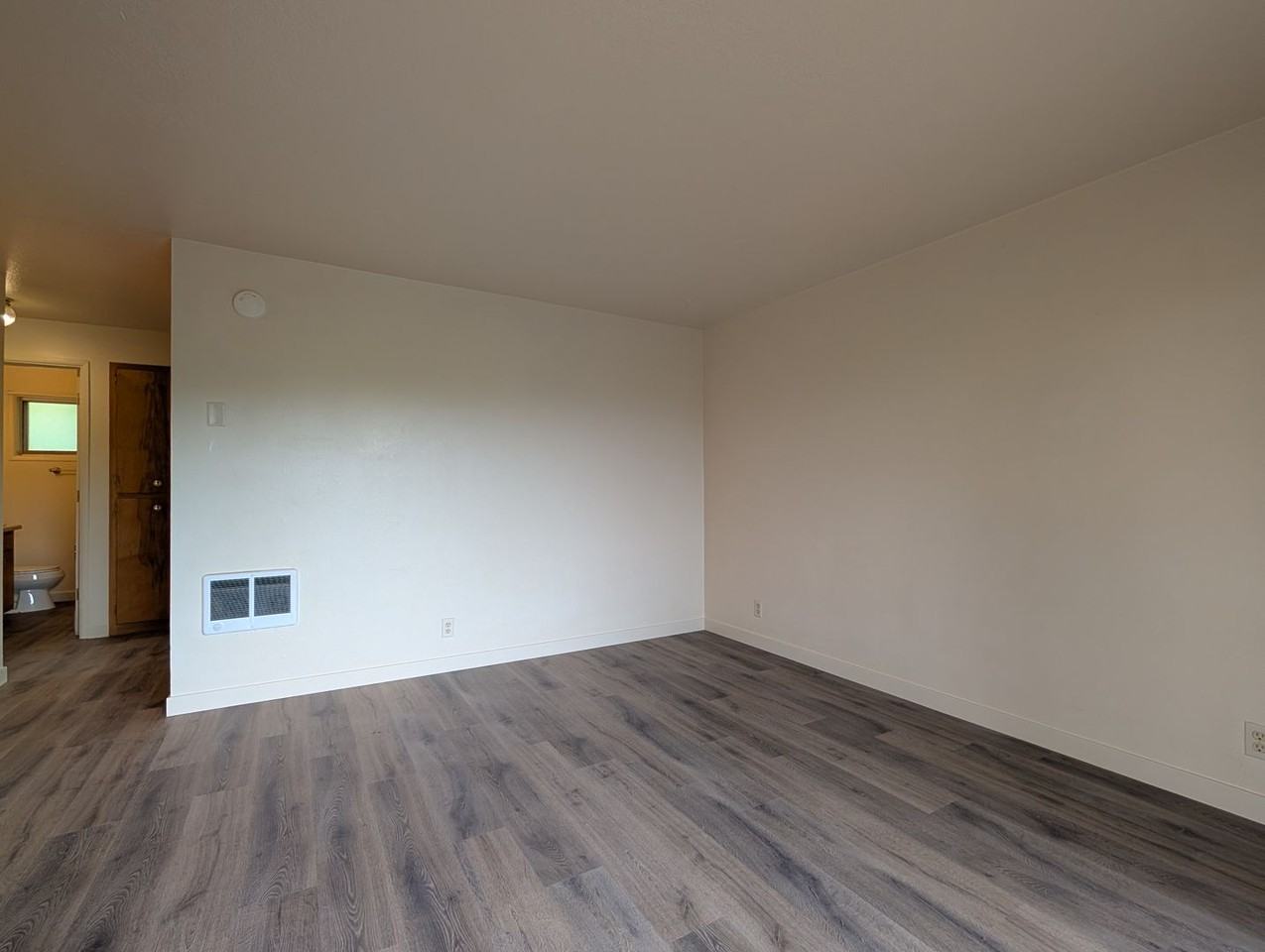 2541 Jefferson St - Photo 3 of 20