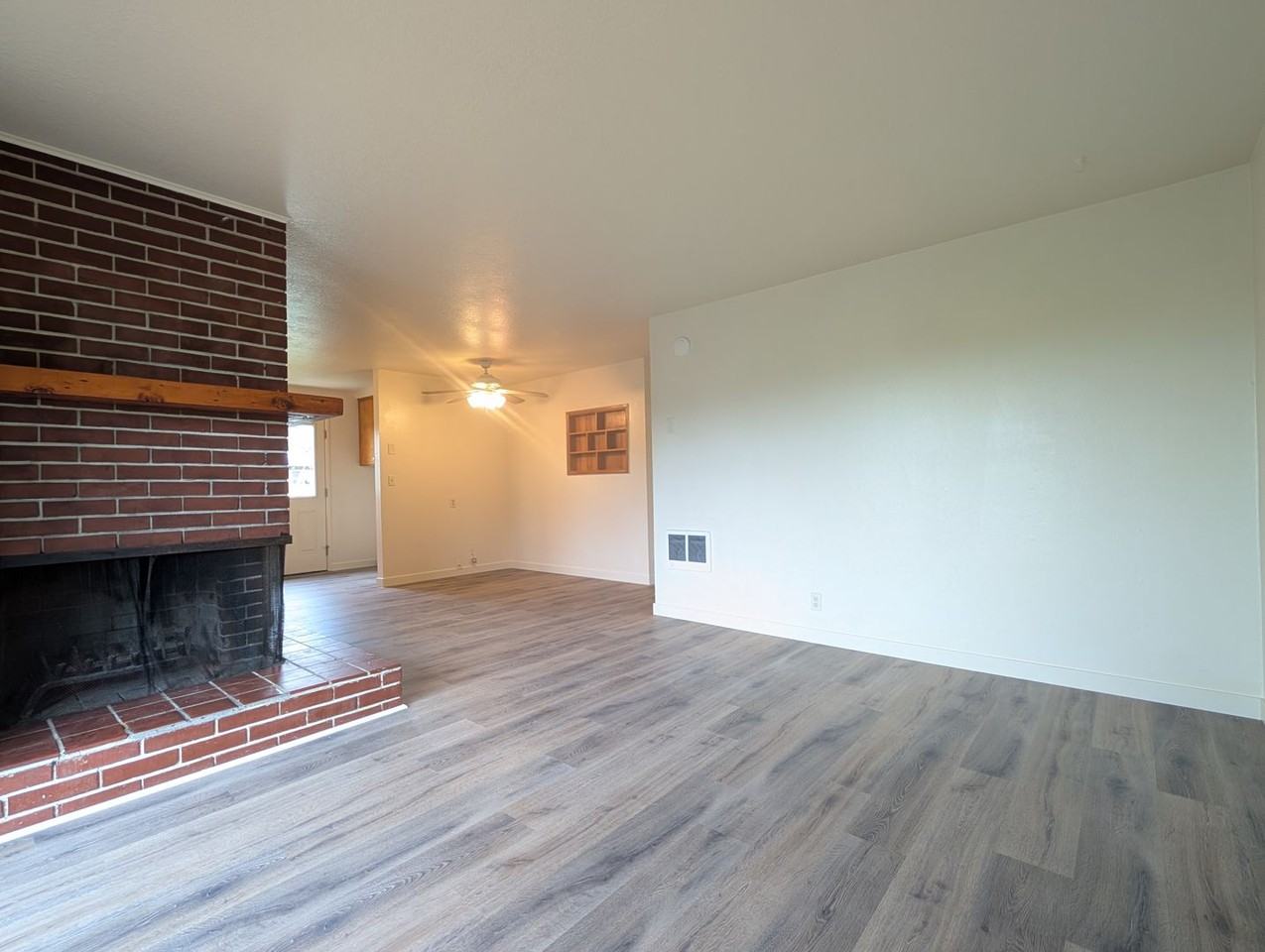 2541 Jefferson St - Photo 4 of 20