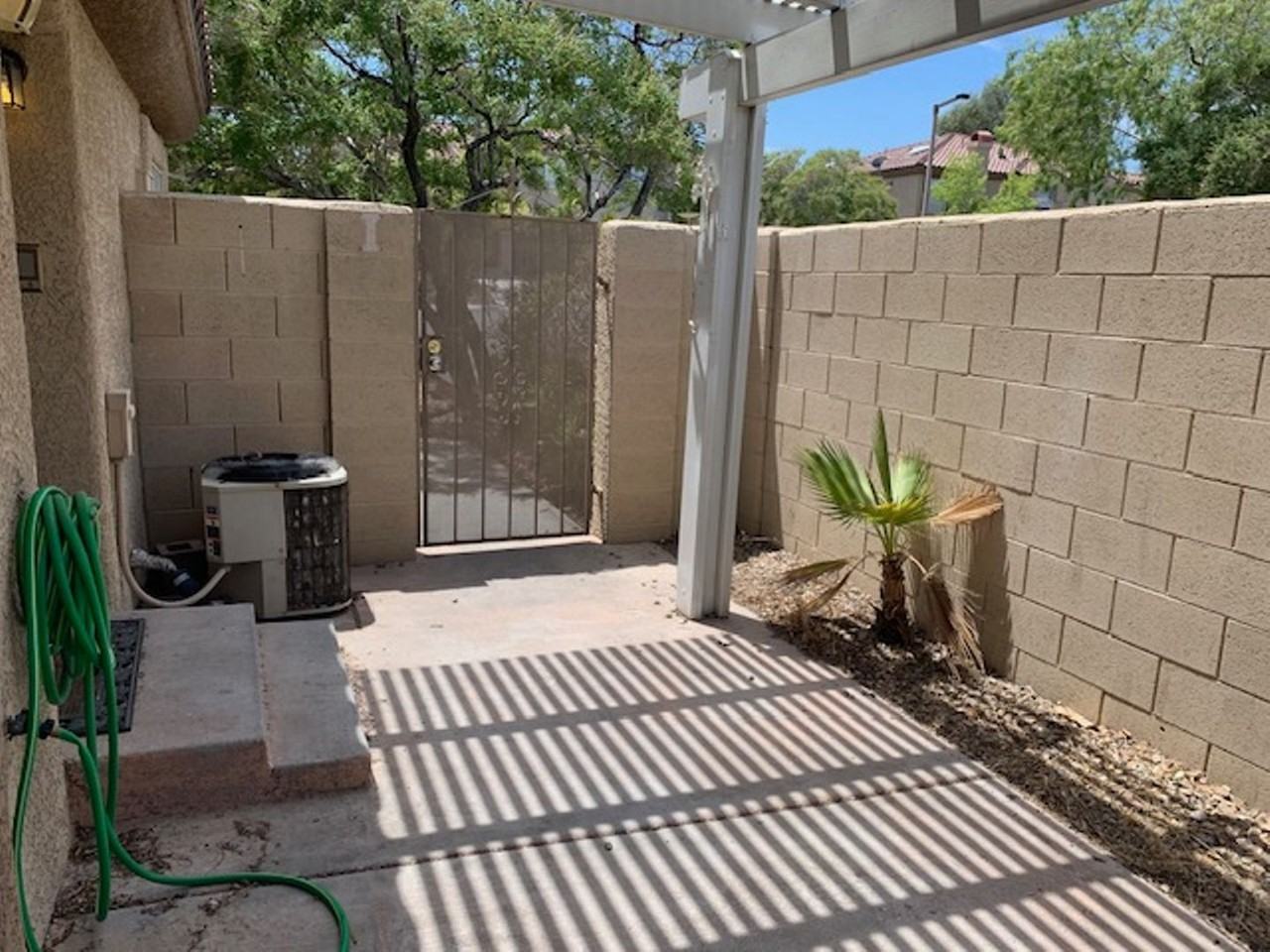 7604 Almeria Ave - Photo 3 of 18