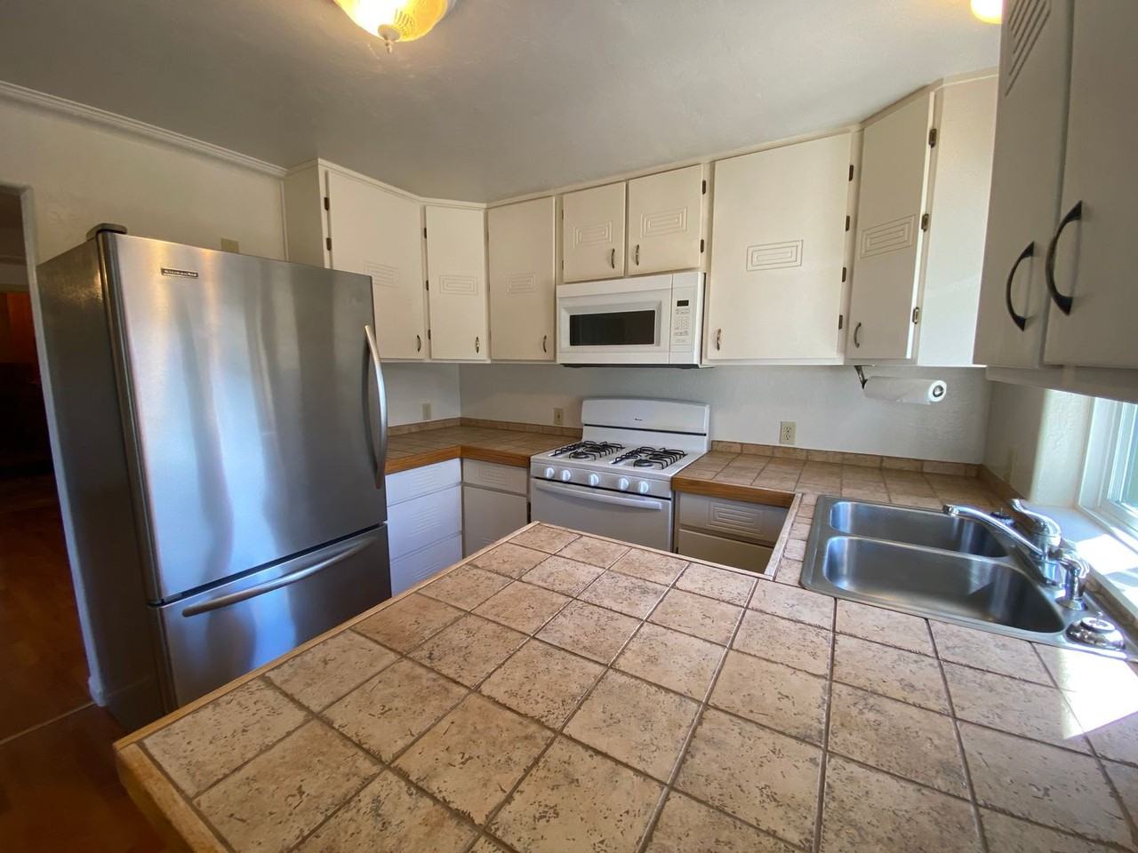 511 1/2 2nd Ave - Photo 4 of 21