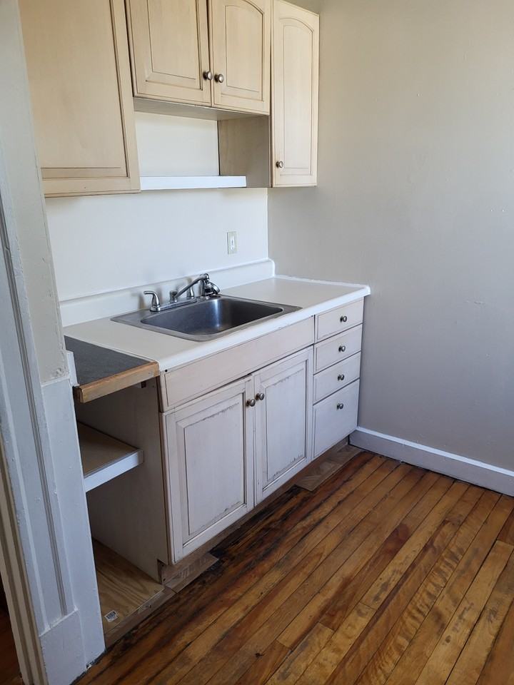 74 Pecker Street - Photo 2 of 7