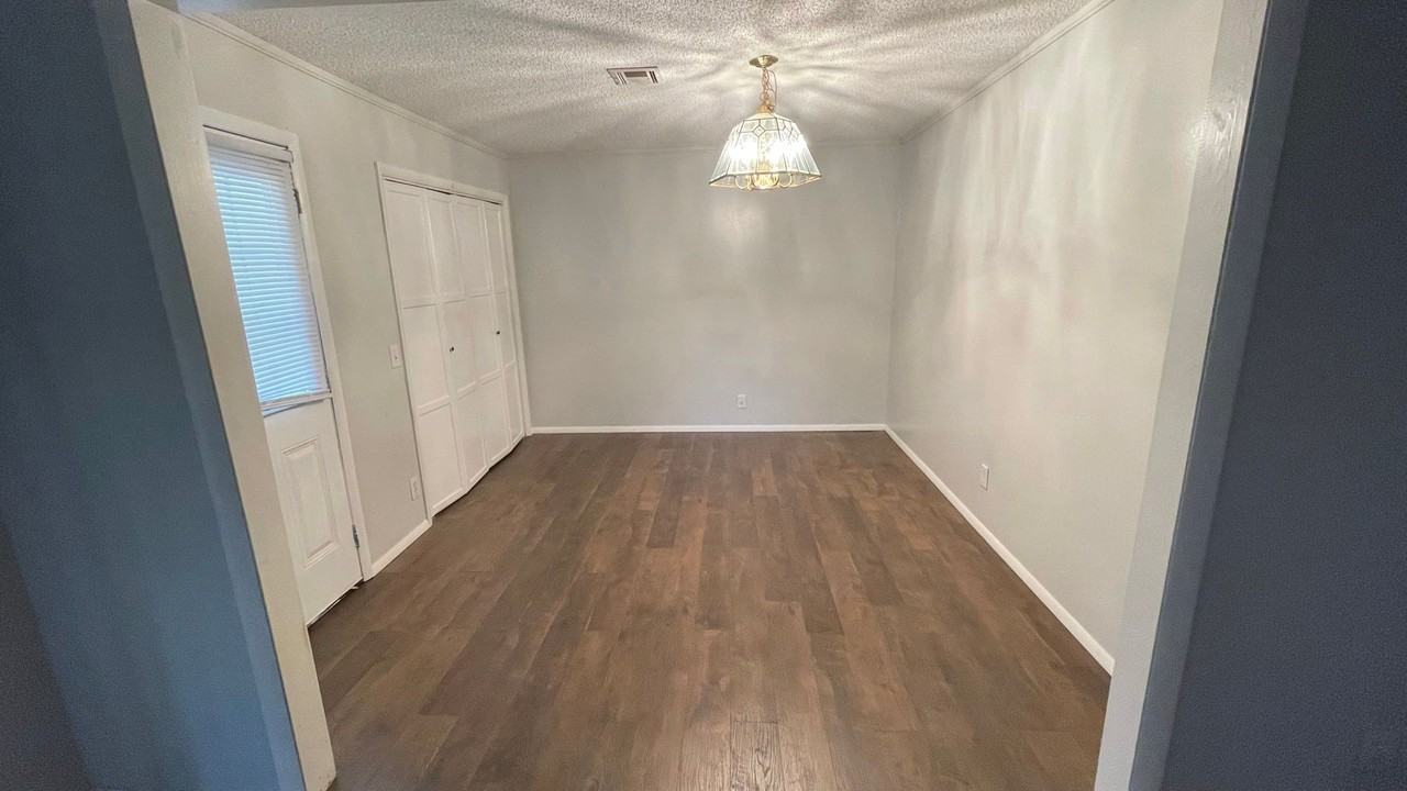 311 Dogwood Dr - Photo 5 of 21