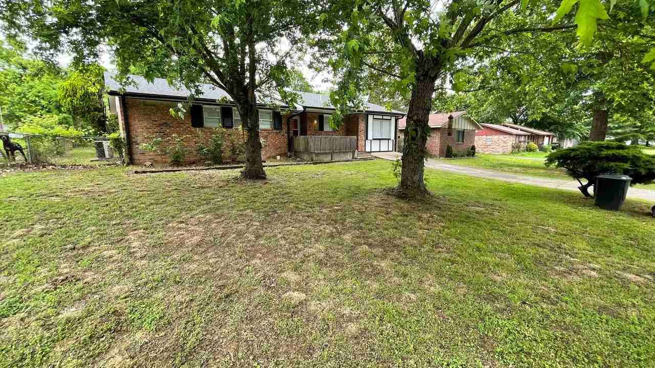 311 Dogwood Dr - Photo 5 of 21