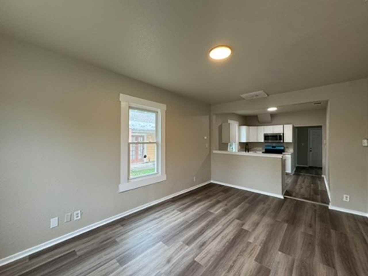 420 Clark Ave - Photo 5 of 17