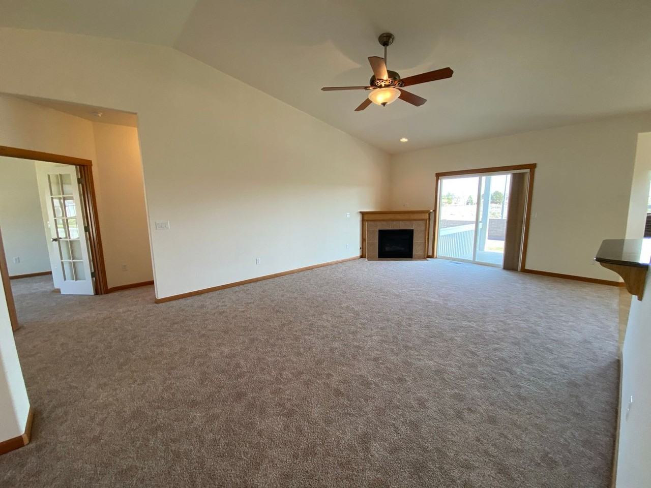 3511 Hovley Ln - Photo 7 of 39