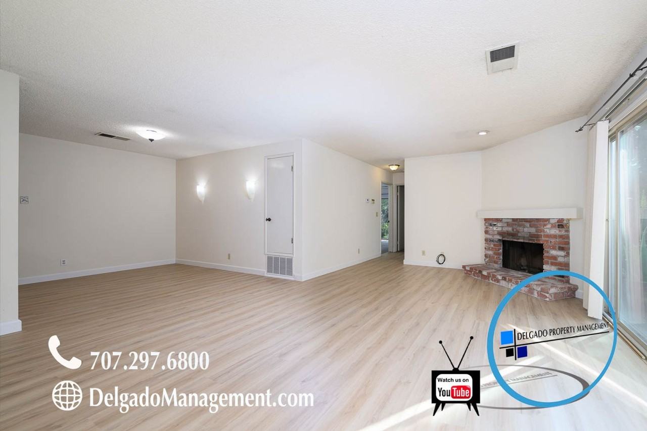 1740 London Dr - Photo 3 of 25