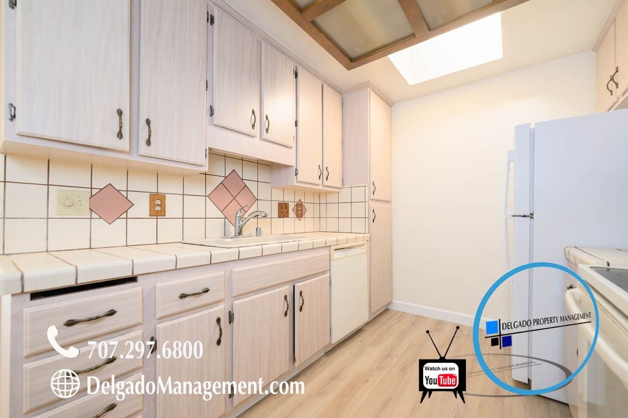 1740 London Dr - Photo 6 of 25