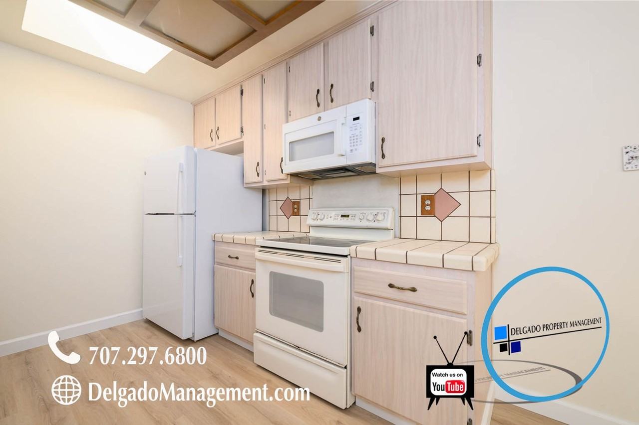 1740 London Dr - Photo 7 of 25