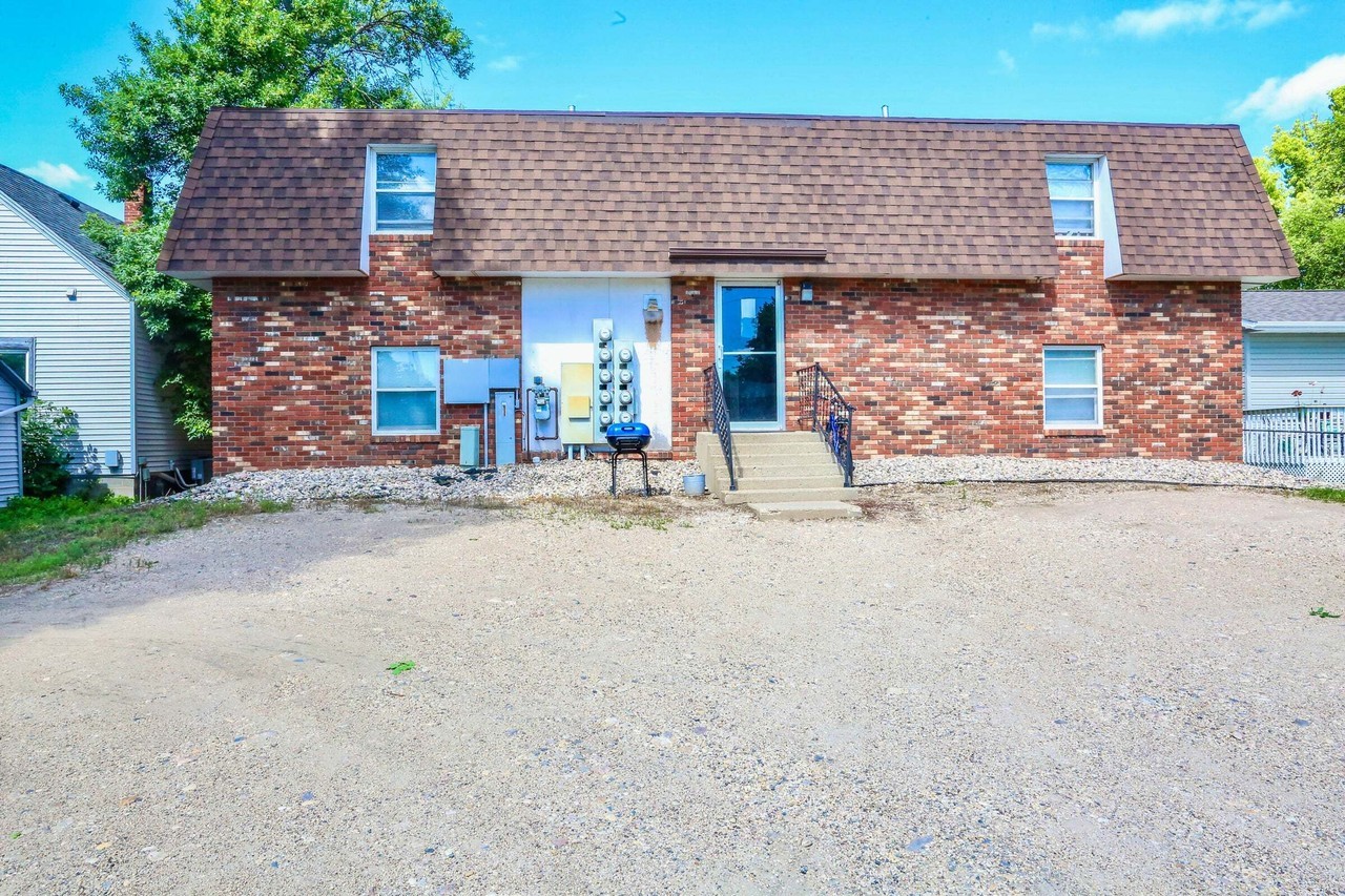 723 South Congress Street - Photo 2 of 6