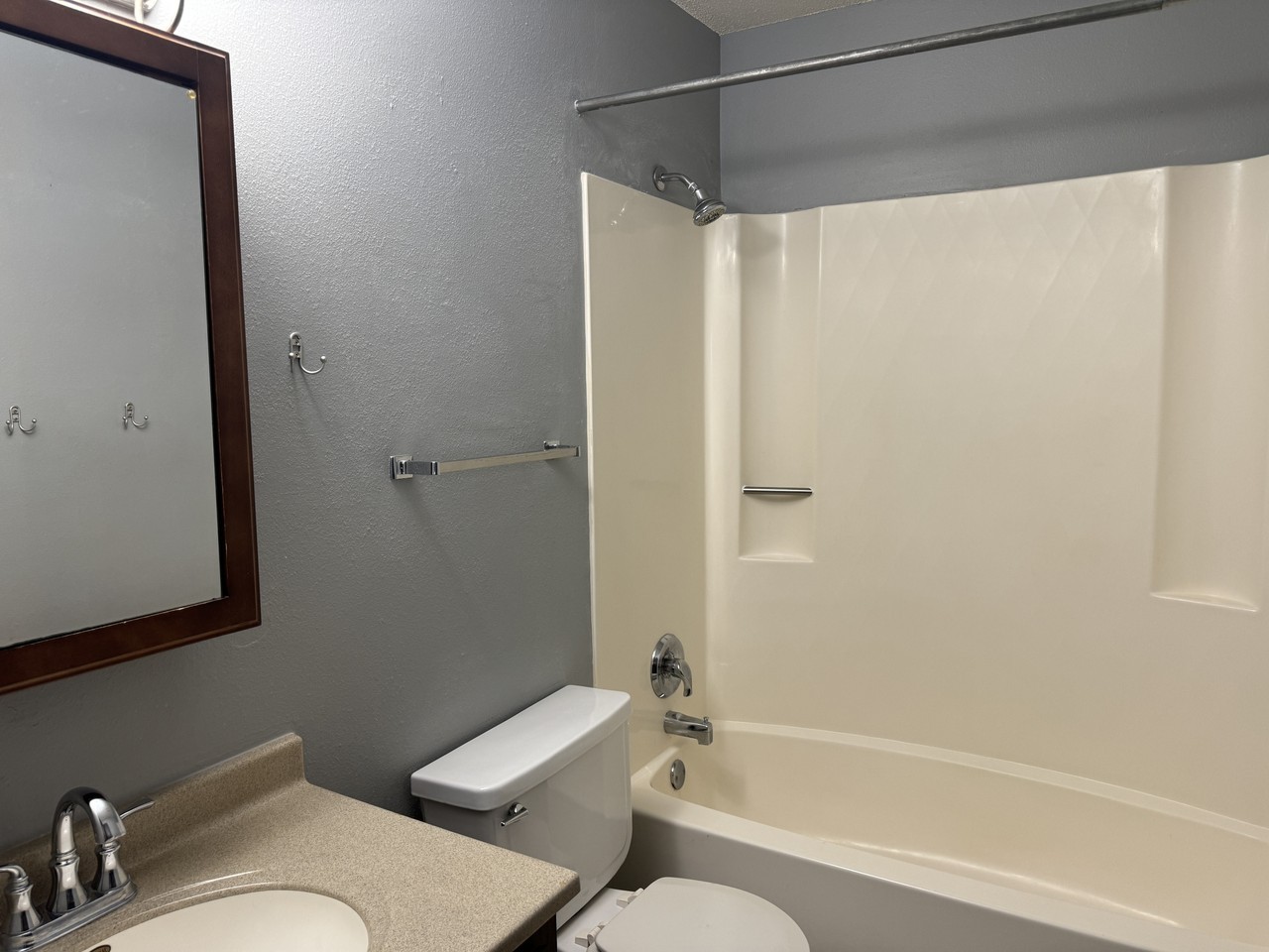 723 South Congress Street - Photo 3 of 6