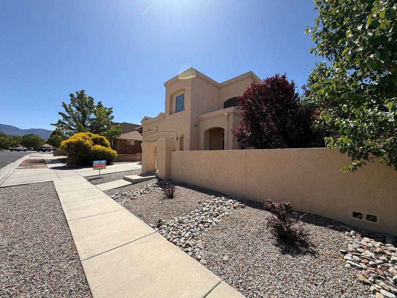 11208 Amman Ave Ne - Photo 3 of 50