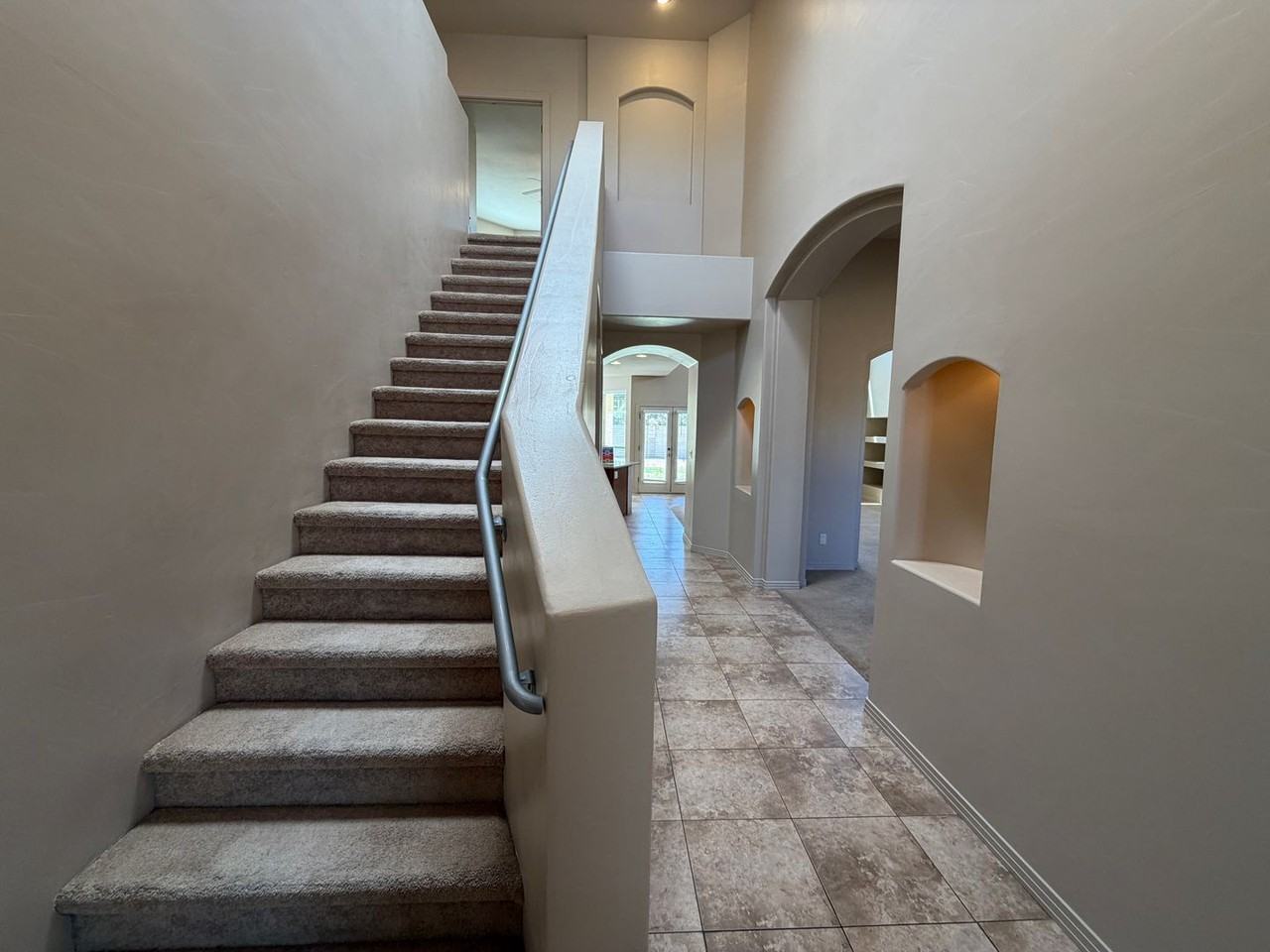 11208 Amman Ave Ne - Photo 7 of 50