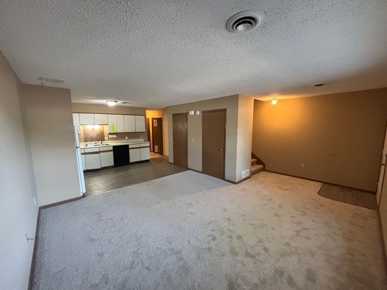 2542 Candlecrest Cir - Photo 3 of 12