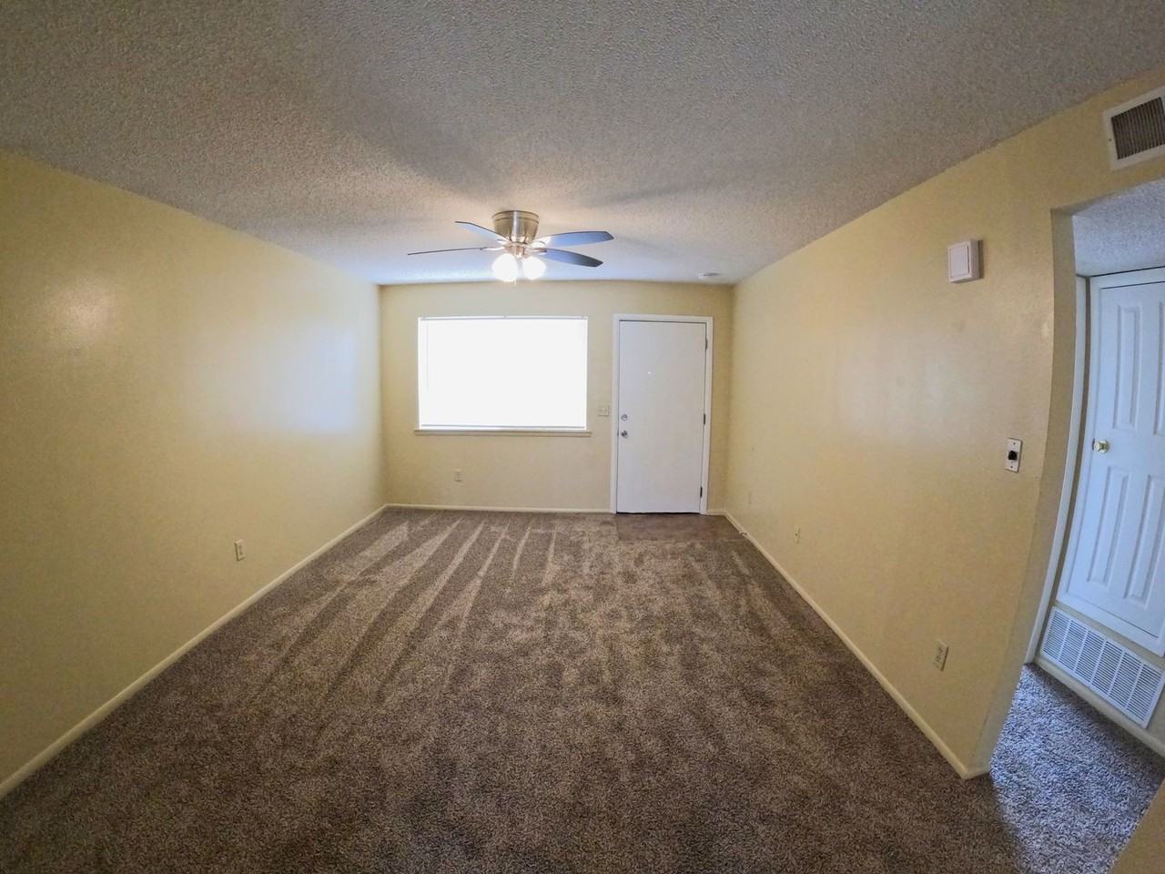 1231 Plain St - Photo 3 of 18