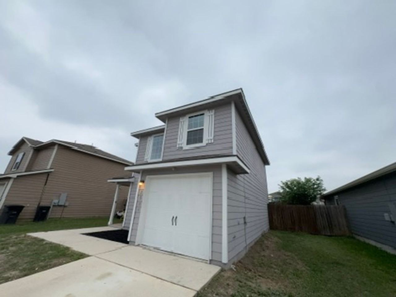 2906 Lavender Mdw - Photo 4 of 21