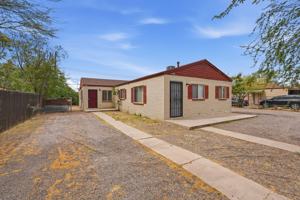 featured image of 2520 E Cameron Vis