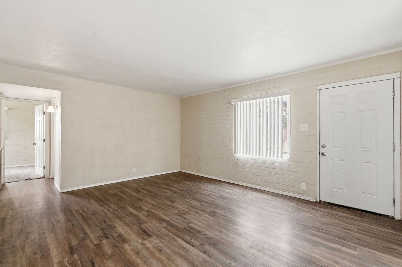 2520 E Cameron Vis - Photo 3 of 22
