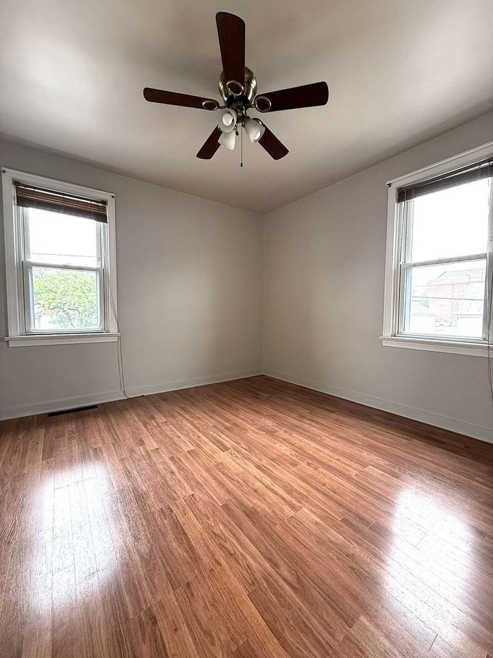 217 W Maple St - Photo 7 of 14