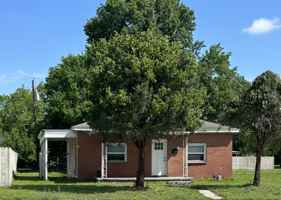 featured image of 1011 E 4th St